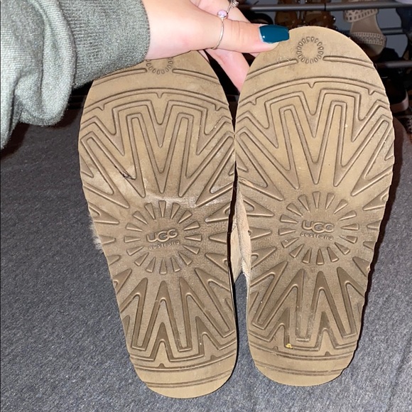 UGG Bailey Button - Picture 9 of 9